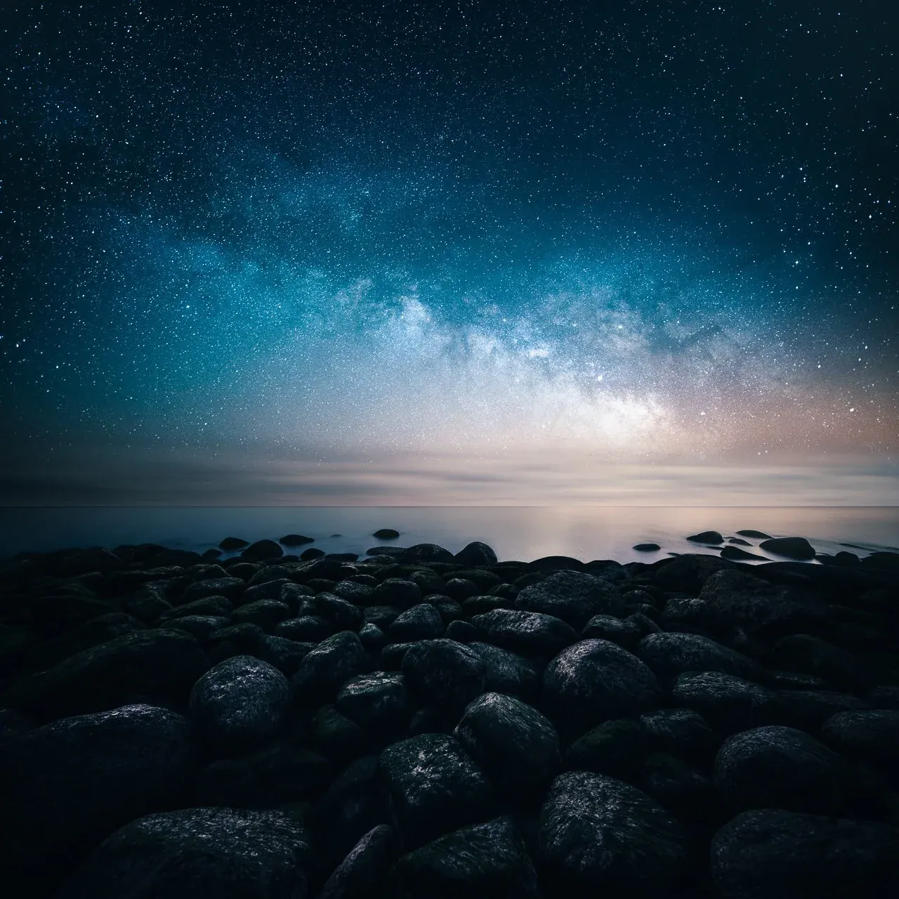 Lost in the Night – Dual exposure technique with a 20 mm 1.4 lens