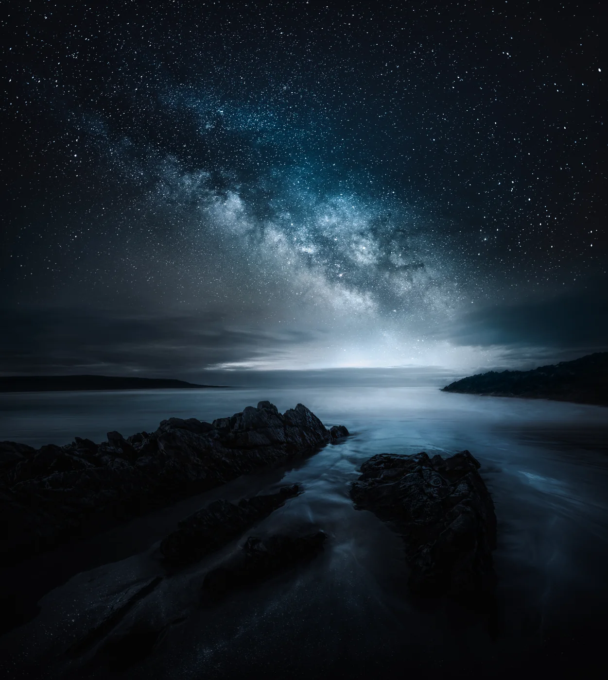 A minimal atmospheric landscape with subtle tones and depth.