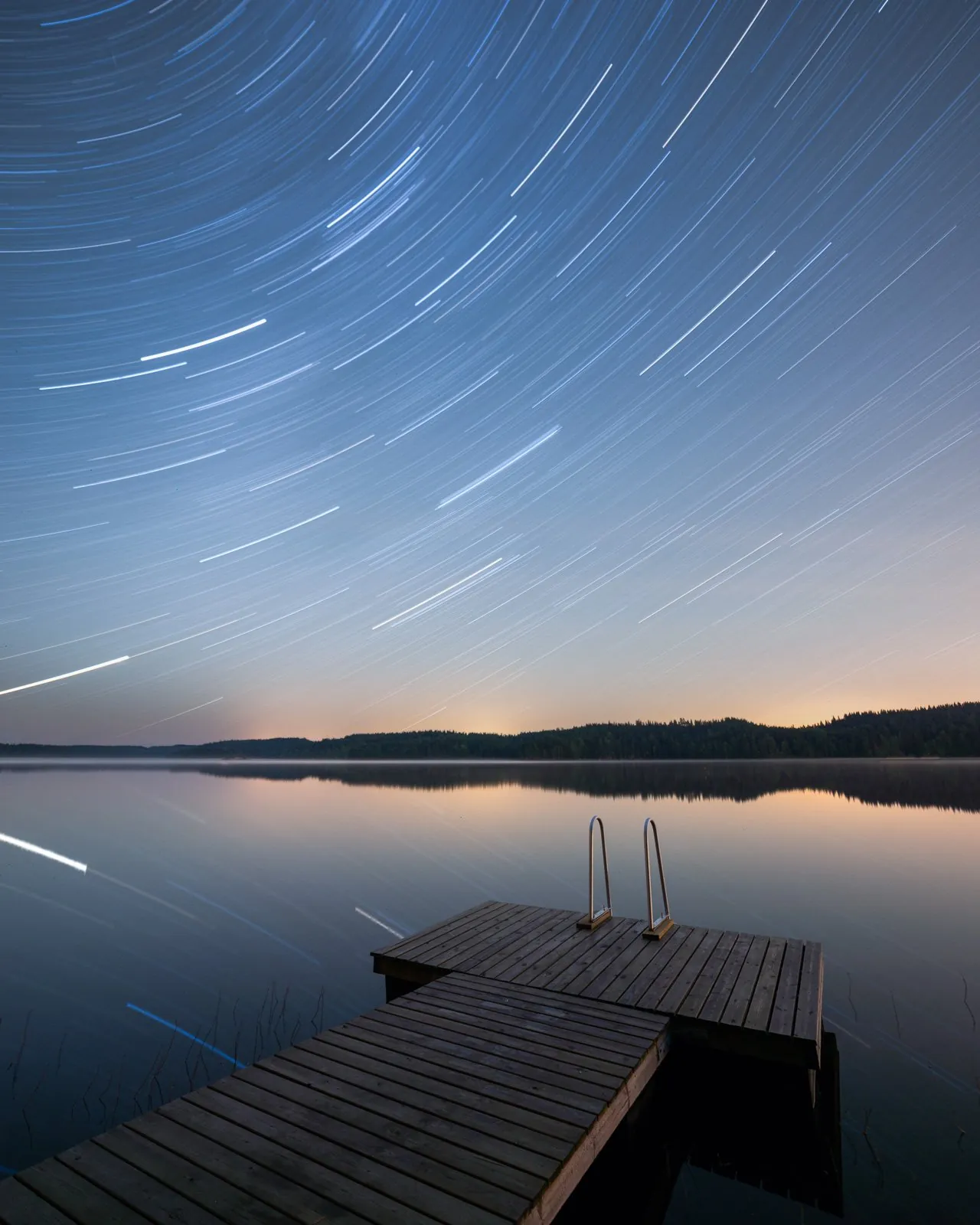 Single exposure: ISO 100, 3600 sec., f/3.2 @ 14 mm.