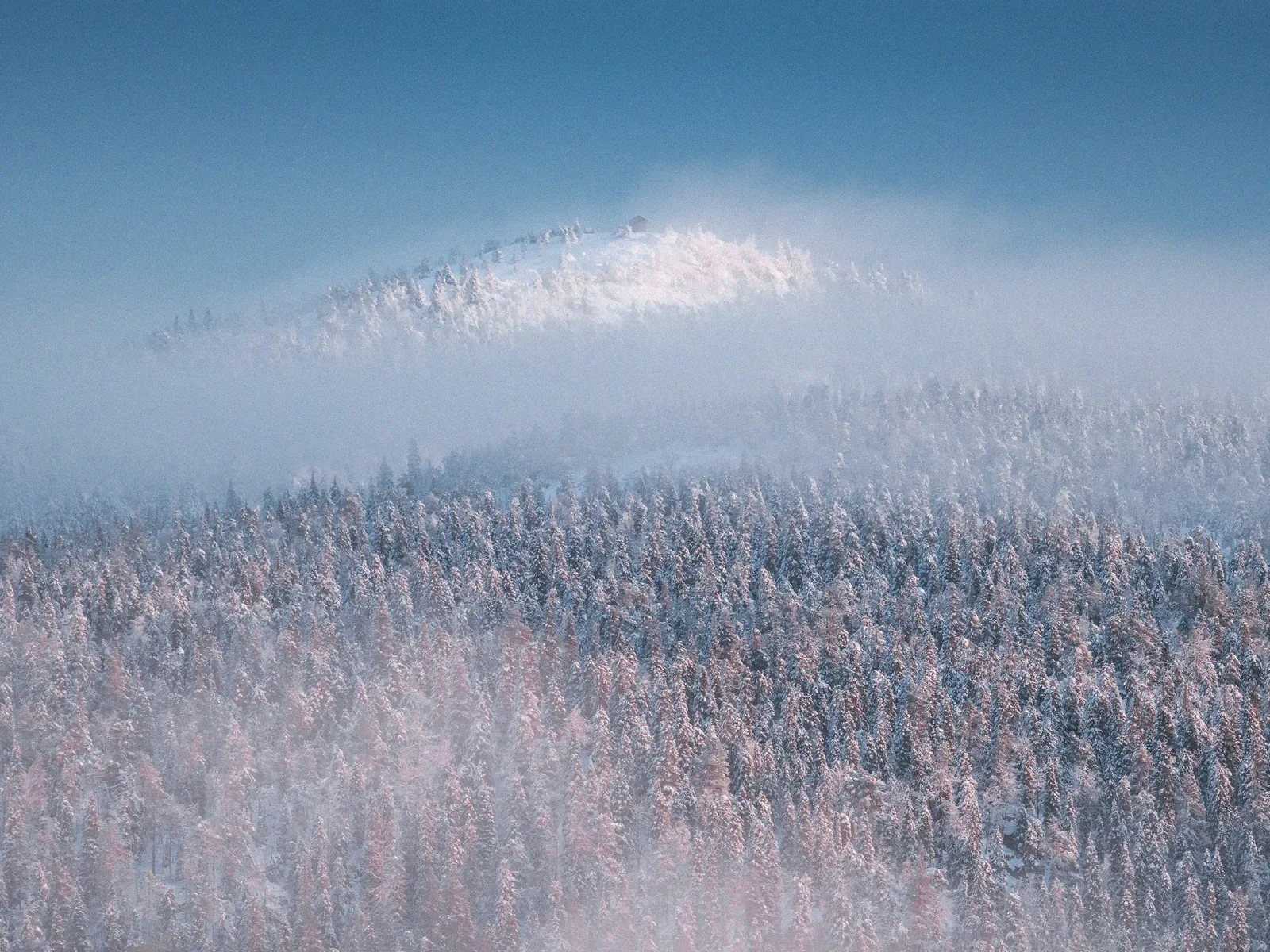 Above the Noise, a minimal fine art landscape photograph from the Harmonia collection by Mikko Lagerstedt.