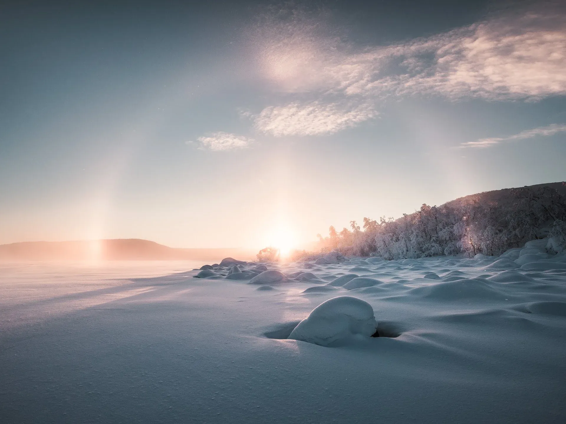 Halo, a minimal fine art landscape photograph from the Harmonia collection by Mikko Lagerstedt.